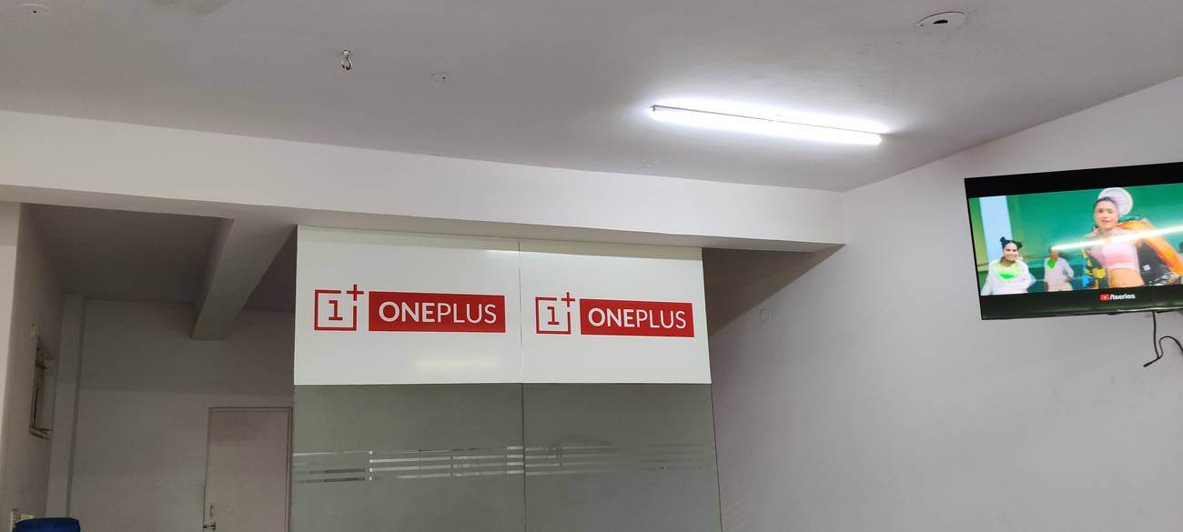 Cover photo of Vcare OnePlus Service Center